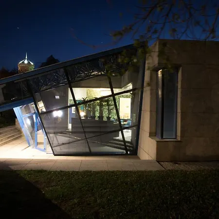 شقة Bleuecube Signature